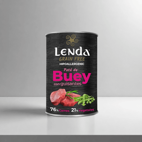 Cibo umido di manzo con piselli