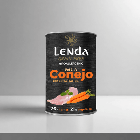 Cibo umido per conigli con carote